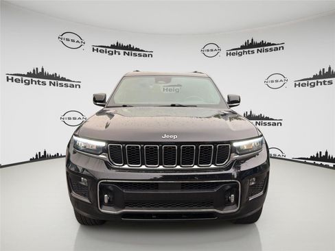 Used 2024 Jeep Grand Cherokee L Overland w/ Trailer Tow Package AWD/4WD image 8