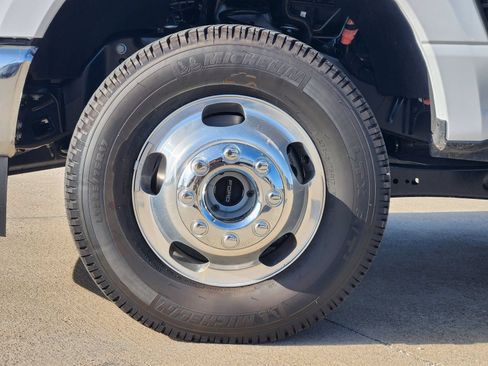 New 2026 Ford F350 XLT w/ XLT Premium Package AWD/4WD image 11
