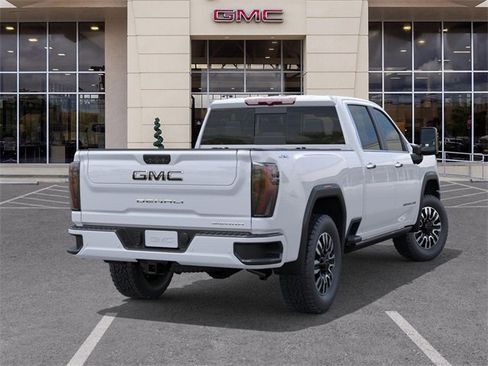 New 2026 GMC Sierra 2500 Denali Ultimate w/ LPO, Black Badging Package image 4