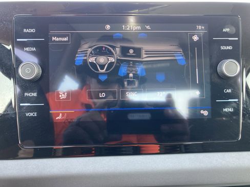 Used 2025 Volkswagen Jetta SE image 17