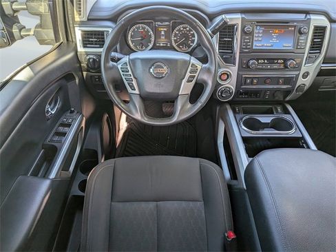Used 2017 Nissan Titan SV image 14