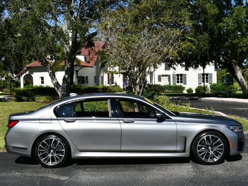 Used 2020 BMW 740i w/ Luxury Rear Seating Package image 33
