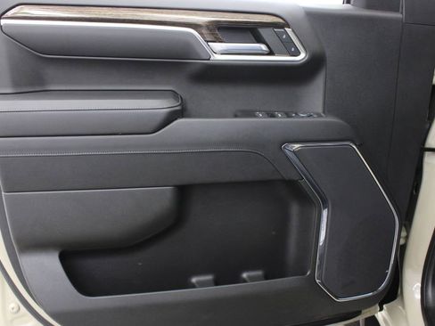 Used 2023 GMC Sierra 1500 Elevation image 17