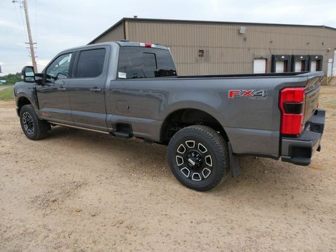 New 2026 Ford F350 Platinum w/ FX4 Off-Road Package AWD/4WD image 8