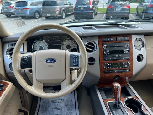 Used 2010 Ford Expedition Eddie Bauer RWD image 16