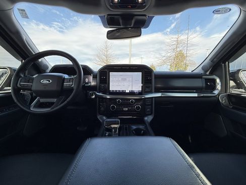 Used 2023 Ford F150 Lariat w/ Trailer Tow Package image 29