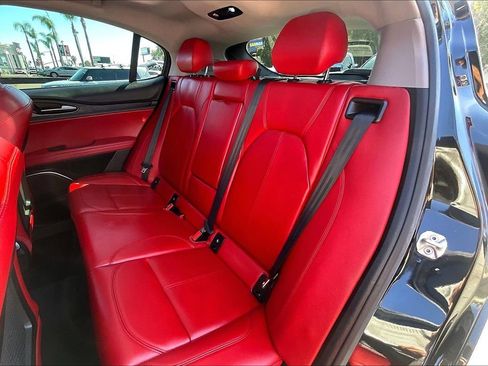 Used 2020 Alfa Romeo Stelvio Sport w/ Quick Order Package 22K Sport RWD image 10