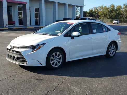 Certified 2025 Toyota Corolla LE image 8