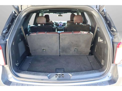 Used 2020 Ford Explorer Platinum w/ Premium Technology Package image 31