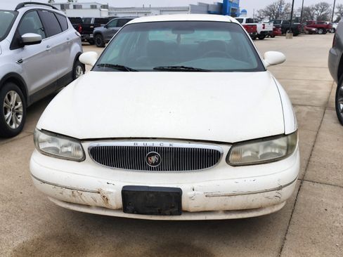 Used 2001 Buick Century Custom w/ Premium Pkg image 2
