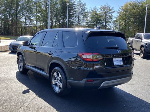 Certified 2025 Honda Pilot EX-L image 8