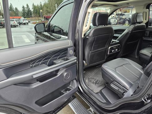 Used 2019 Ford Expedition Platinum image 29