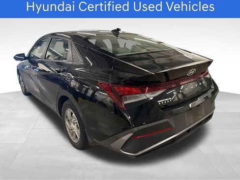 Certified 2024 Hyundai Elantra SE FWD image 4
