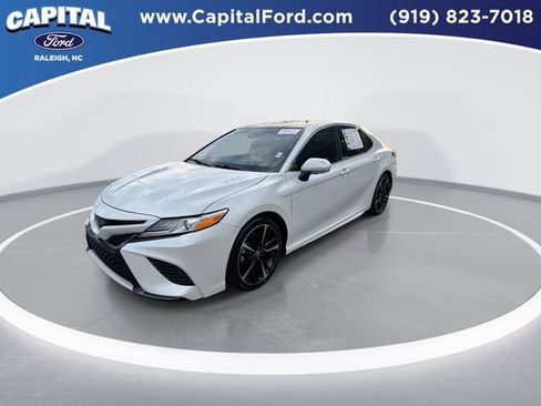 Used 2020 Toyota Camry XSE image 4