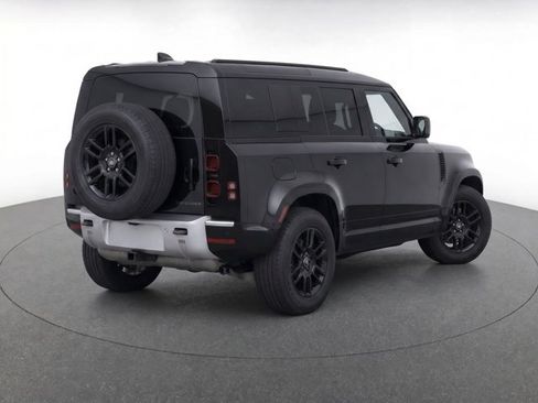 Used 2023 Land Rover Defender 110 X-Dynamic SE AWD/4WD image 7