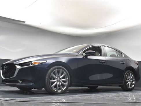 Used 2019 MAZDA MAZDA3 Sedan w/ Select Package image 32