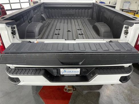 Used 2022 Chevrolet Silverado 2500 High Country w/ Z71 Off-Road Package AWD/4WD image 9