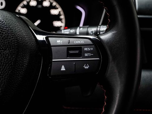 Used 2025 Honda Pilot Sport image 26