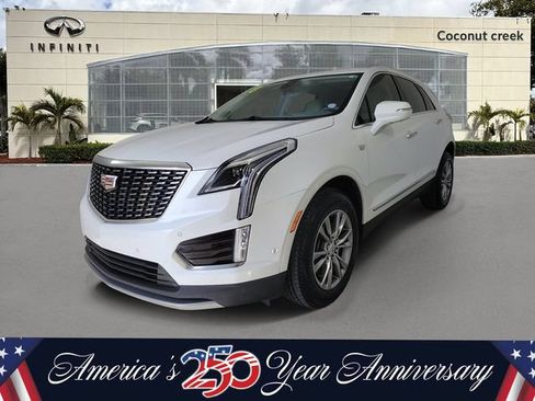 Used 2023 Cadillac XT5 Premium Luxury w/ Technology Package FWD image 2