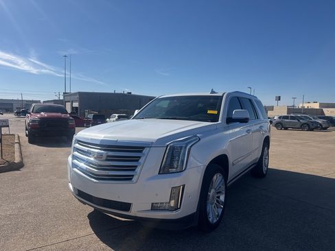 Used 2017 Cadillac Escalade Platinum image 6