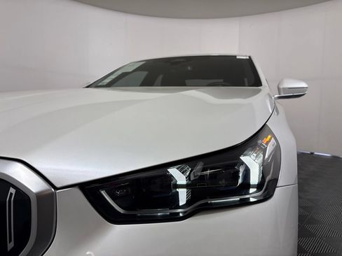 Certified 2025 BMW 530i w/ Premium Package RWD image 9
