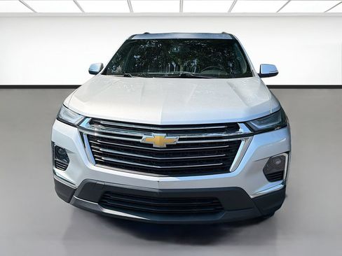 Used 2022 Chevrolet Traverse LT FWD image 2