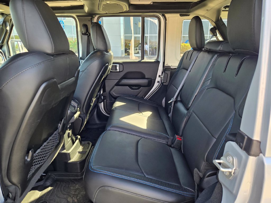 Used 2024 Jeep Wrangler High Altitude AWD/4WD image 10