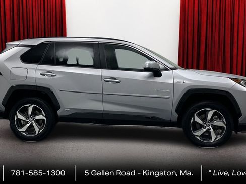 Used 2021 Toyota RAV4 SE AWD/4WD image 4