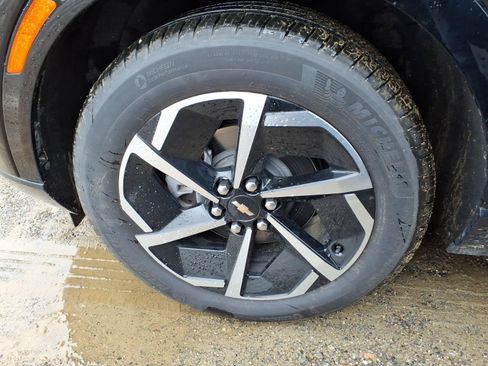 Used 2025 Chevrolet Equinox EV LT w/ Convenience Package FWD image 23