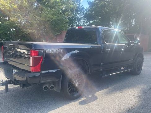 Used 2022 Ford F250 Lariat w/ Black Appearance Package AWD/4WD image 4