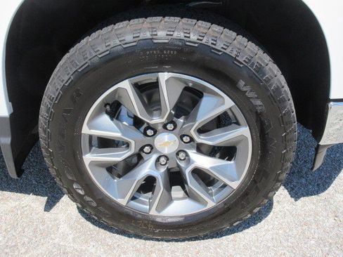 New 2025 Chevrolet Silverado 1500 LT image 9