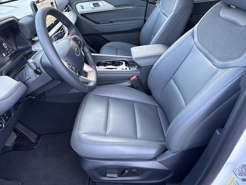 New 2026 Ford Explorer Active w/ Active Comfort Package RWD image 9