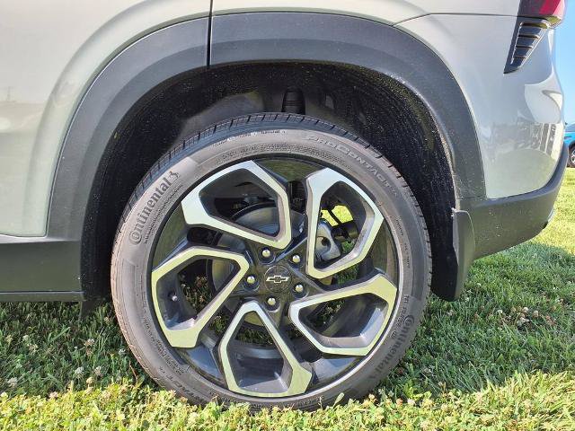 New 2026 Chevrolet Trax RS w/ Sunroof Package FWD image 7
