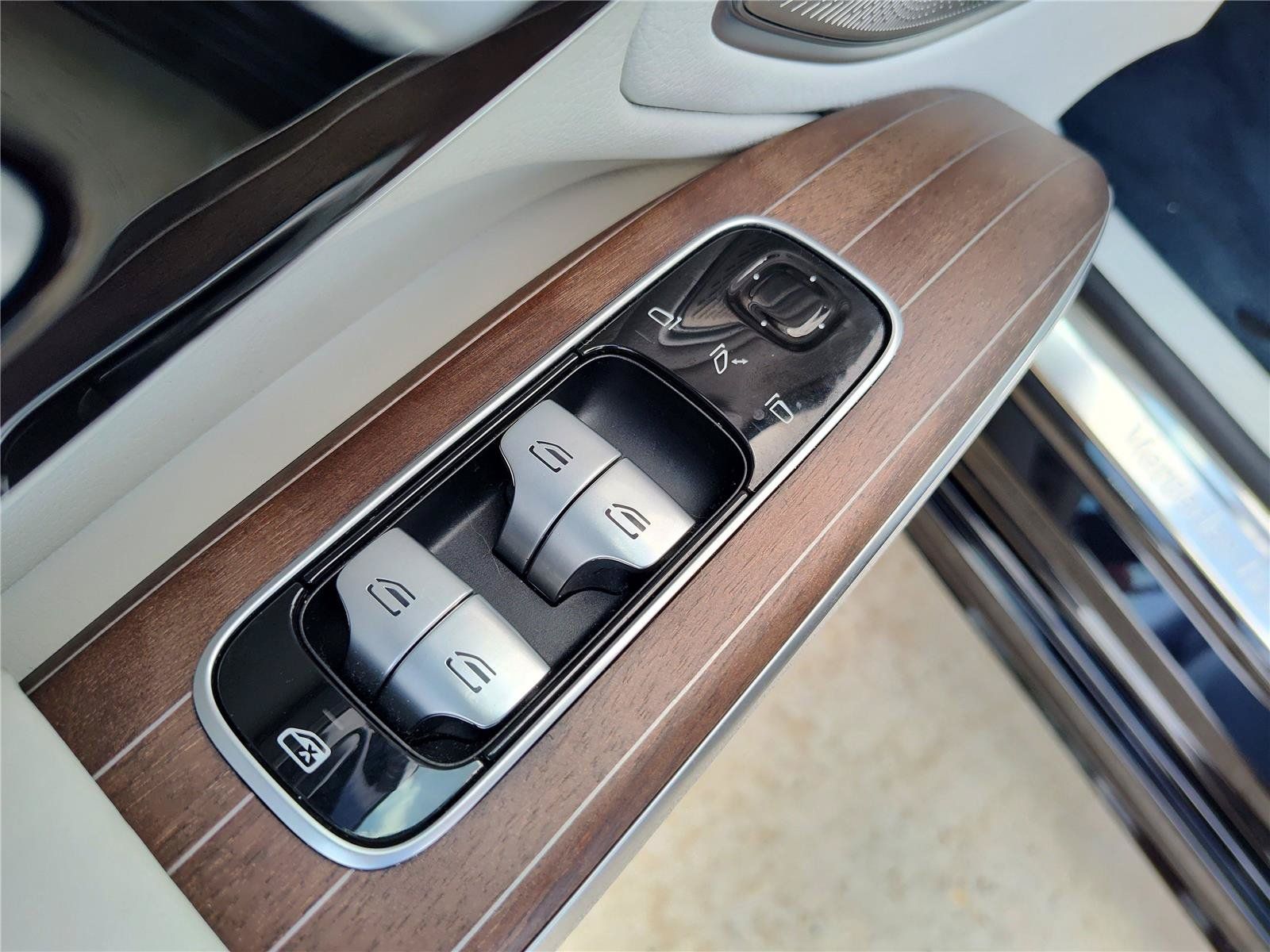Used 2022 Mercedes-Benz EQS 580 4MATIC Sedan image 14