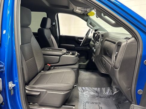 Used 2024 Chevrolet Silverado 1500 Custom w/ Turbomax Blackout Package AWD/4WD image 10