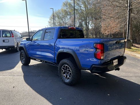 Used 2025 Chevrolet Colorado ZR2 w/ Technology Package image 8