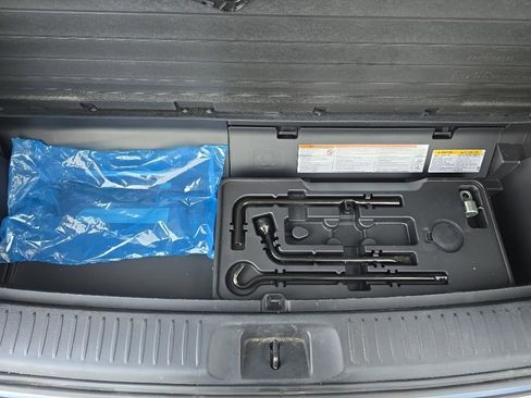 Used 2017 Toyota Highlander XLE image 36