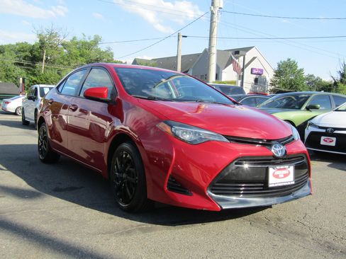 Used 2017 Toyota Corolla LE image 1