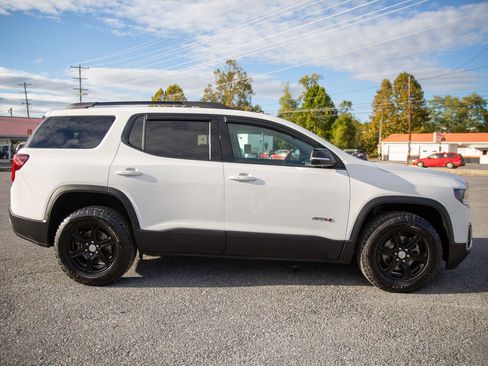Used 2020 GMC Acadia AT4 image 2