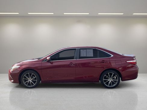 Used 2015 Toyota Camry XSE image 6