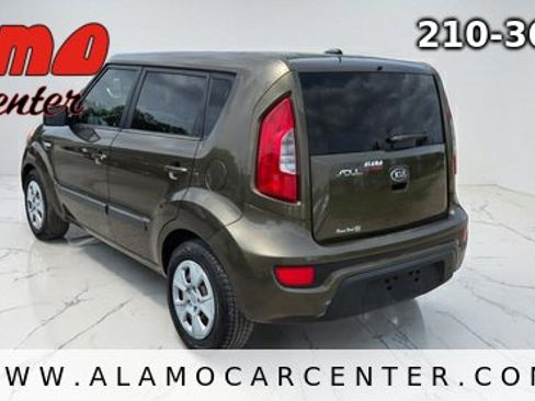 Used 2013 Kia Soul FWD image 3