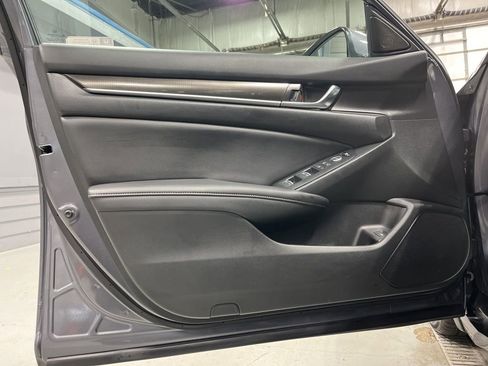 Used 2020 Honda Accord Sport image 10