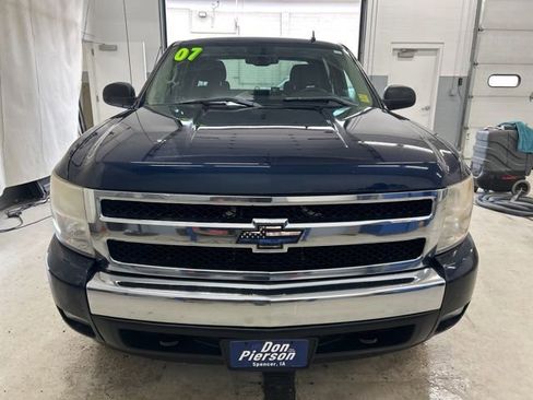 Used 2007 Chevrolet Silverado 1500 LT w/ 1LT Convenience Package AWD/4WD image 2