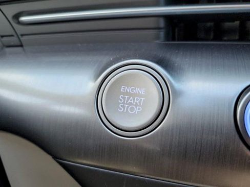 Used 2024 Hyundai Kona Limited FWD image 31