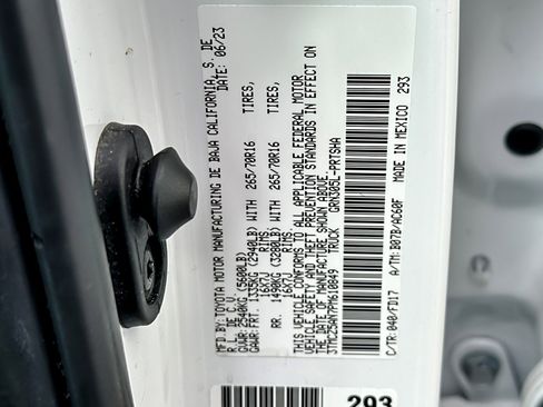 Certified 2023 Toyota Tacoma TRD Off-Road image 26