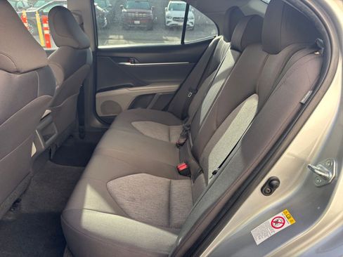 Used 2018 Toyota Camry LE image 25