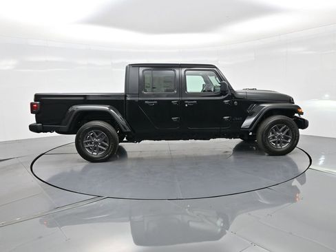 New 2025 Jeep Gladiator Sport image 5