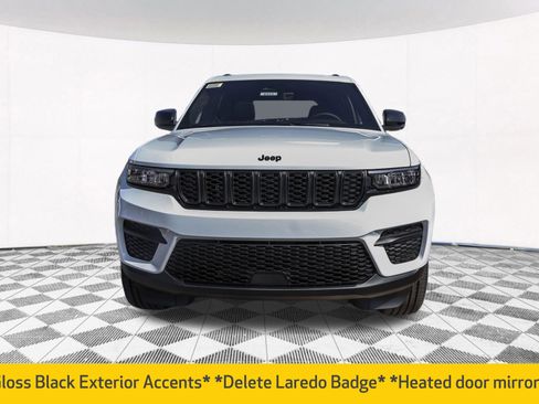 New 2025 Jeep Grand Cherokee Altitude image 10