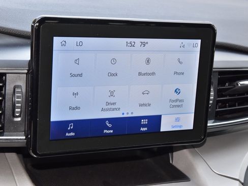 Used 2023 Ford Explorer XLT w/ Equipment Group 202A image 28