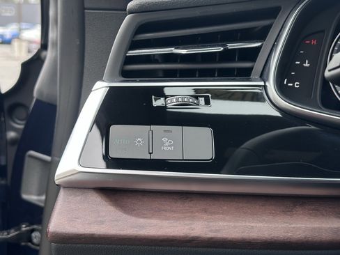 Used 2025 Audi Q8 Premium Plus image 19